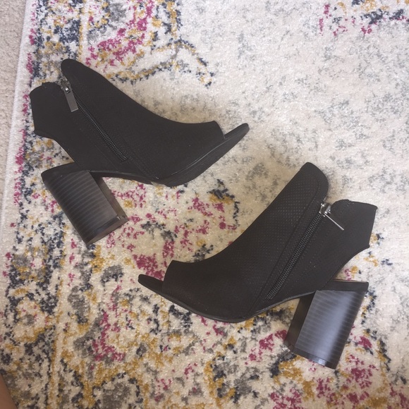 New fall winter black Peep Toe cut out booties - Picture 2 of 7